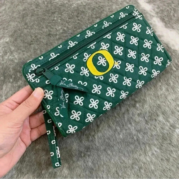 Vera Bradley Oregon Ducks Wristlet - Picture 3 of 13